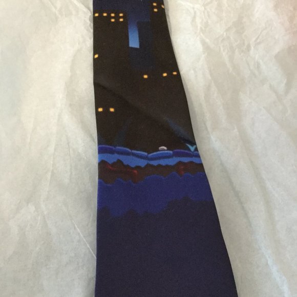 Angry Bird Tie - Picture 4 of 4